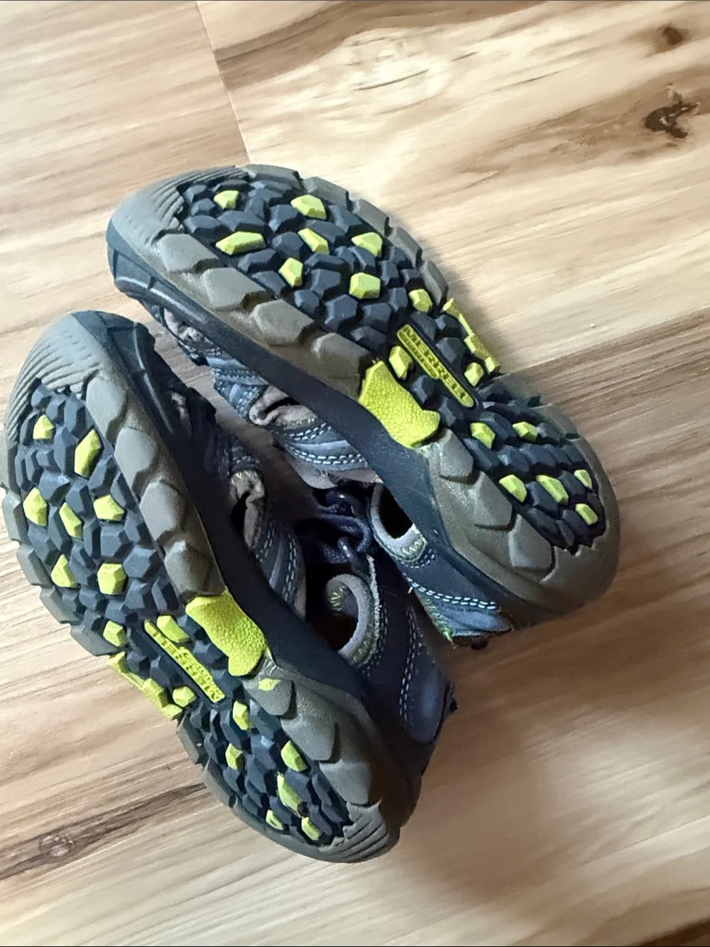 Merrell Kids Navy and Green Closed-Toe Hiking Sandals
